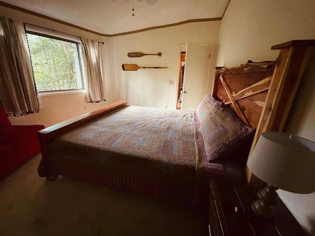 Cabin With Treehouse Views, 3 King Beds, 4 Bunks, And Large Hot Tub! Gatlinburg Eksteriør billede