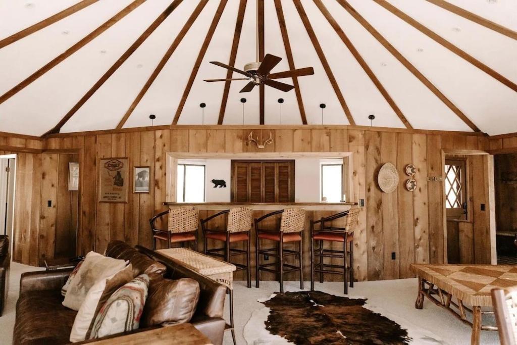 Cabin With Treehouse Views, 3 King Beds, 4 Bunks, And Large Hot Tub! Gatlinburg Eksteriør billede