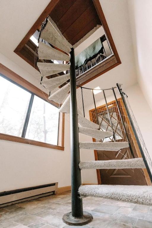 Cabin With Treehouse Views, 3 King Beds, 4 Bunks, And Large Hot Tub! Gatlinburg Eksteriør billede